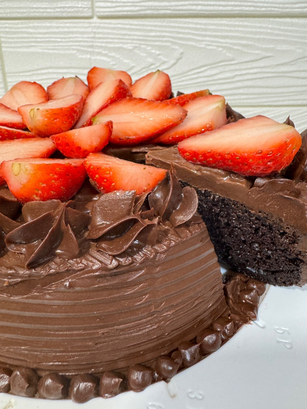 Chocolate Fudge Strawberry Cake